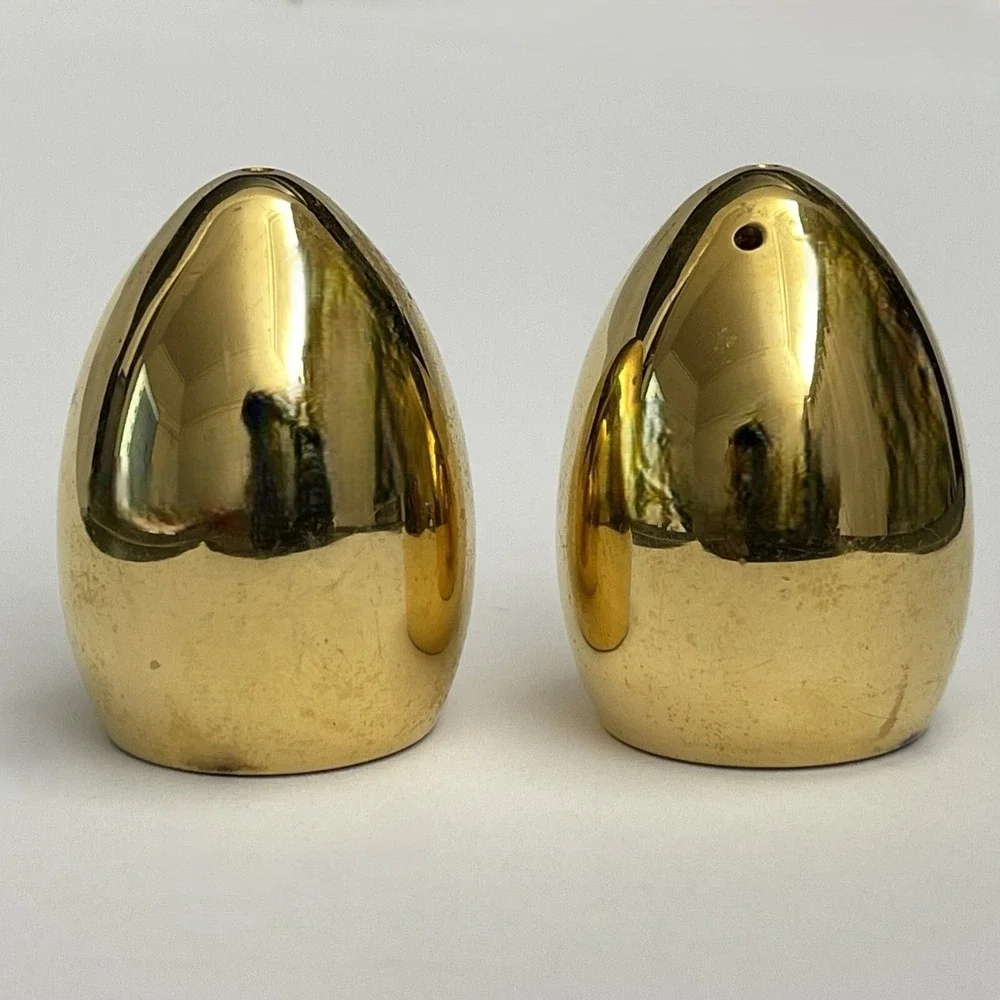 Salt‎ and Pepper Shakers Gold-tone Eggs Italy 1 5/8